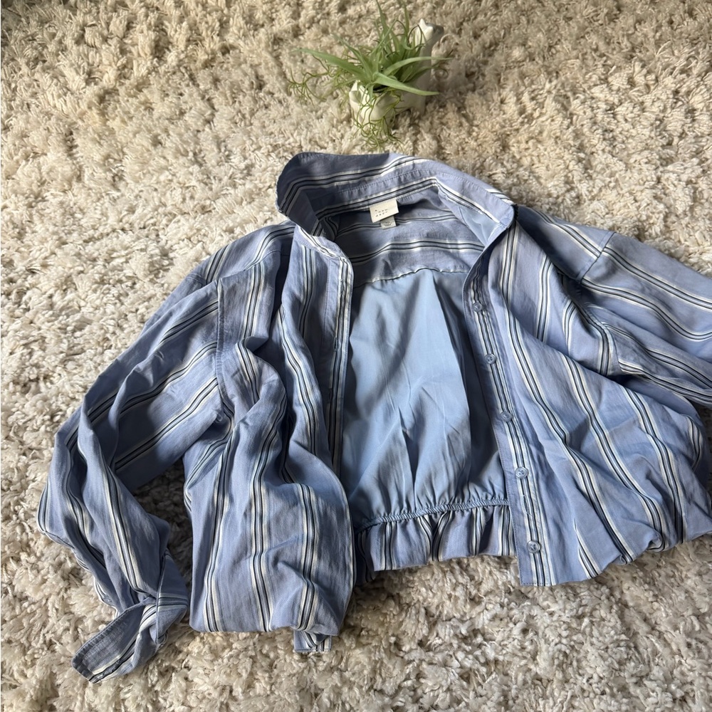 A New Day Light Blue and White Striped cropped chic stylish belly shirt long Top